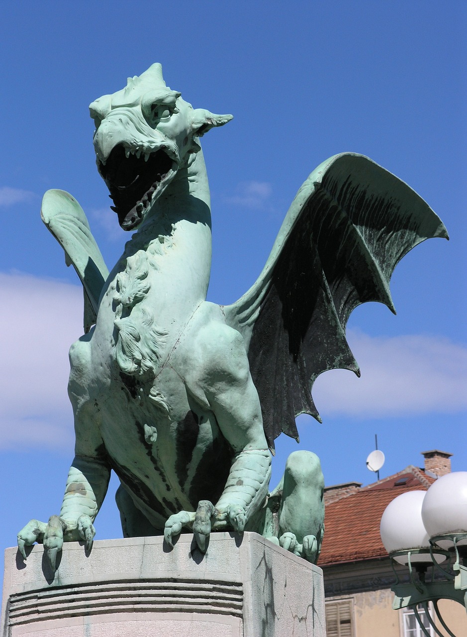 dragon 1976596 1280